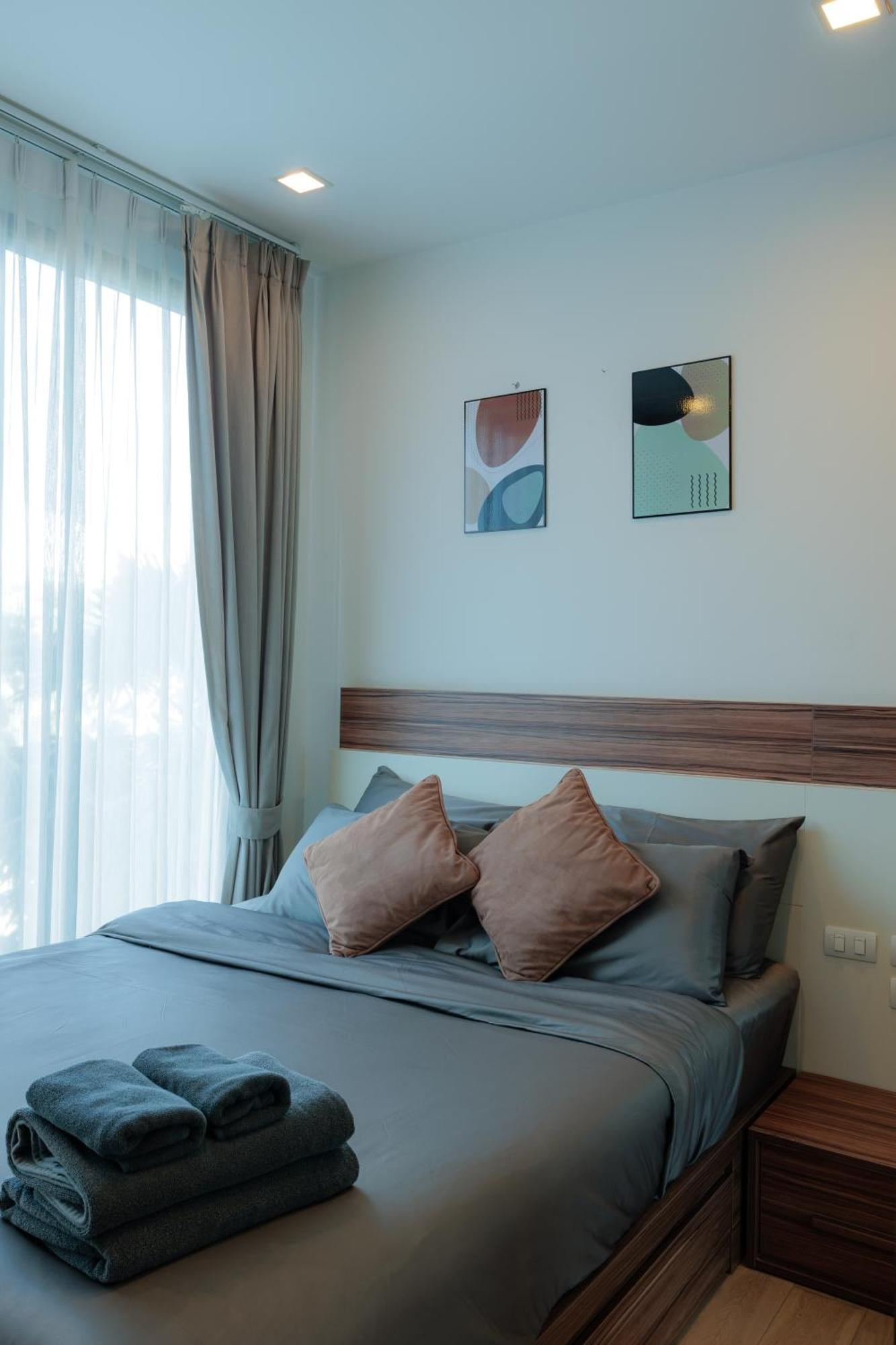 The Astra Deluxe Apartment *
