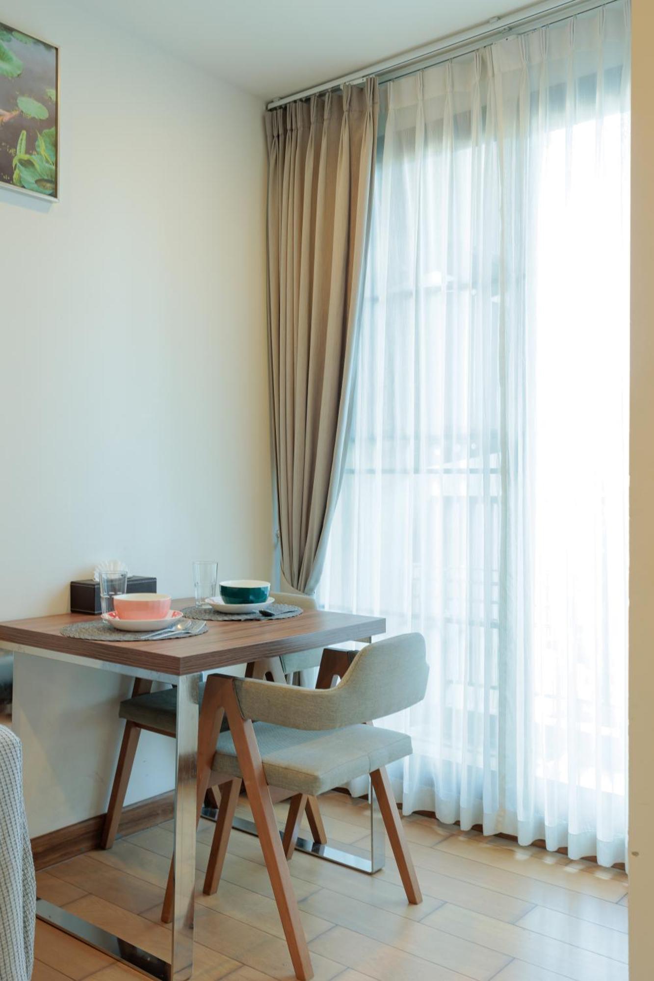 The Astra Deluxe Apartment *