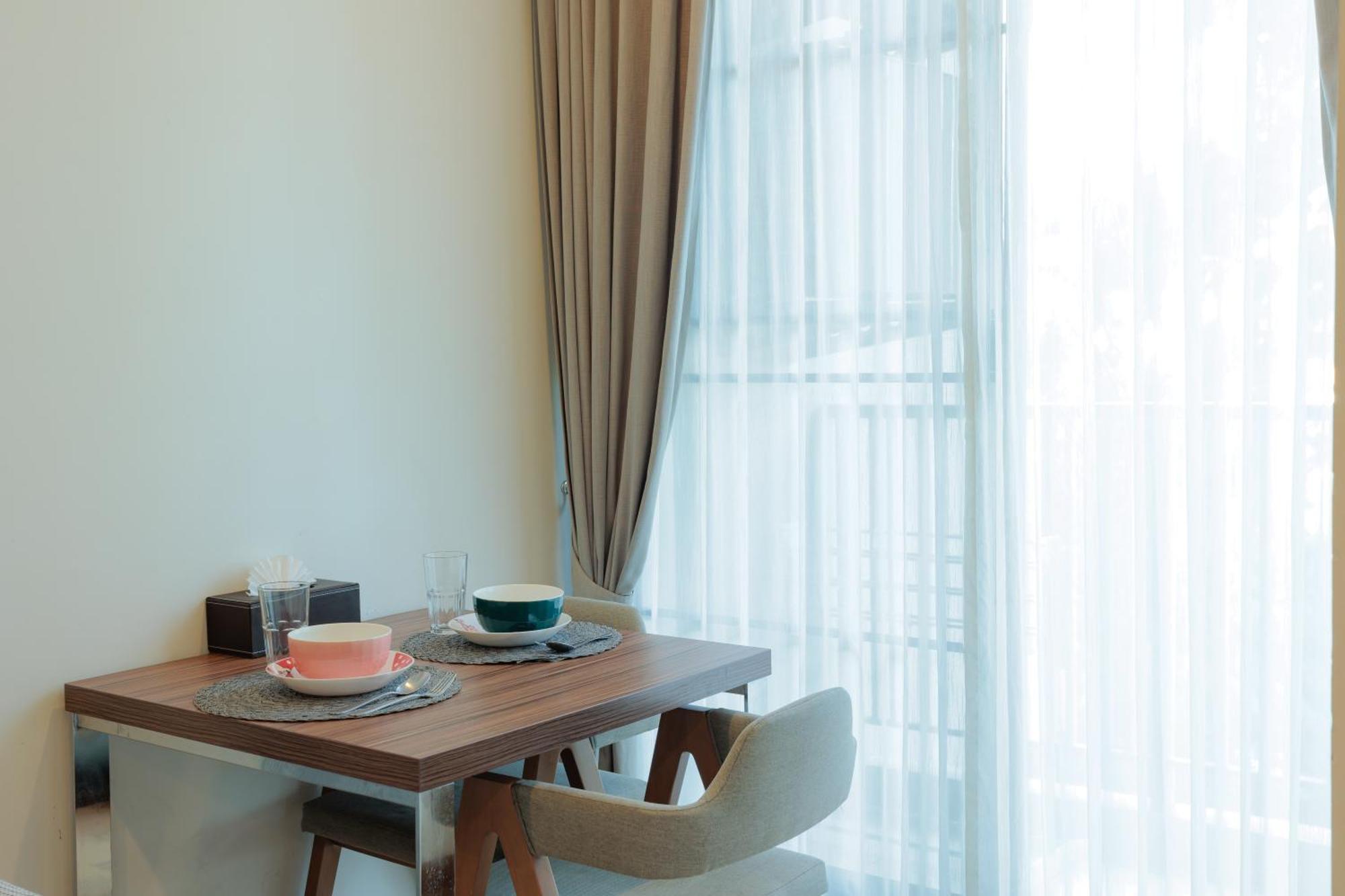 The Astra Deluxe Apartment *